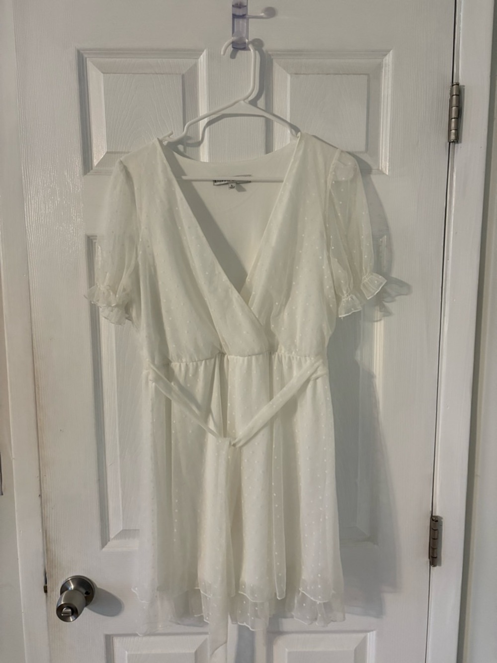 White Swiss Dot Cottagecore Dress Puff Sleeve Tie Waist Bridal L Allison & Kelly - Picture 10 of 10